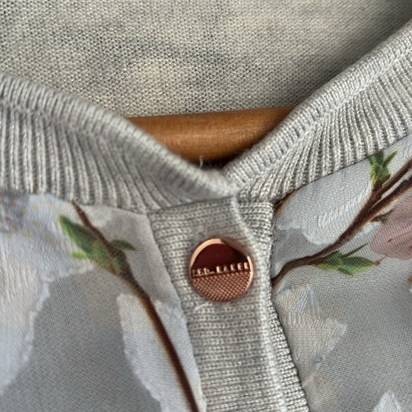 Ted Baker Women's Jaynii Oriental Blossom Cardigan size 2 ( size 6 in US) - Picture 5 of 6